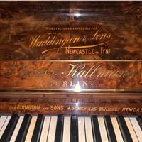MOBILE PIANOFORTE VERTICALE Waddington & SONS