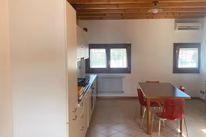 Sacile 2 camere 2 bagni euro 700,00