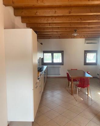 Sacile 2 camere 2 bagni euro 700,00