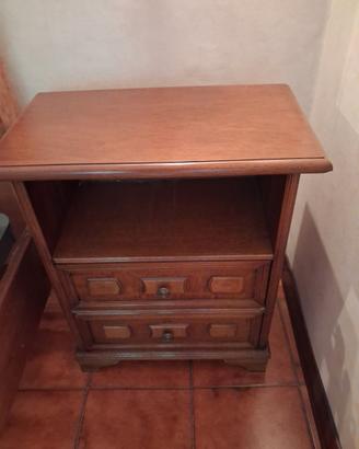 Comodino in legno
