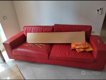divano rosso 