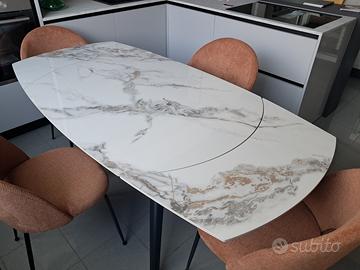 Tavolo allungabile in ceramica