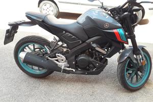 moto Yamaha mt125