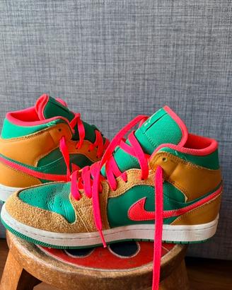 Air Jordan 1 Mid SE taglia 40