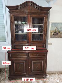 Credenza con vetrinetta