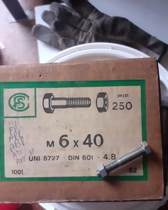 bulloni con dado M6 x 40