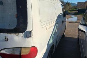 Hyundai H-1 2.5 TD furgone – 180.000 km –