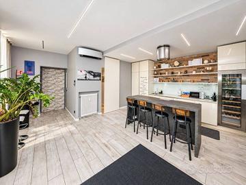 Appartamento di 105 m² con 3 locali e box auto a M