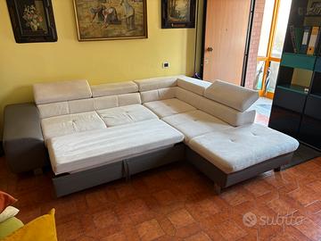 Divano chaise longue e letto estraibile per gambe
