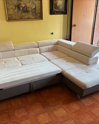 Divano chaise longue e letto estraibile per gambe