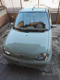 fiat 600  anno 2006  