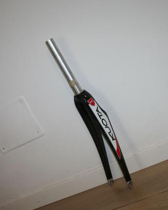 FORCELLA IN CARBONIO KUOTA