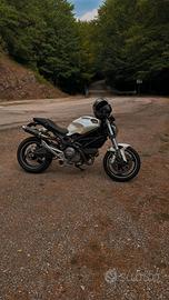 Ducati Monster 696