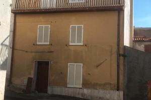 Intera proprietà terra tetto