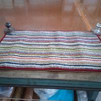 Stuoia in tessuto con disegni verticali multicolor