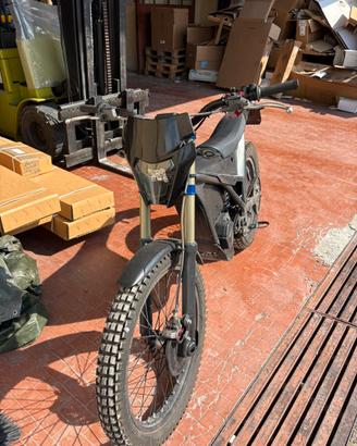 Moto elettrica da trial