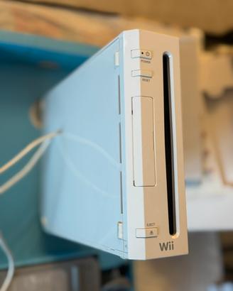 Console Wii + 2 controller base + 7 giochi (boxed)