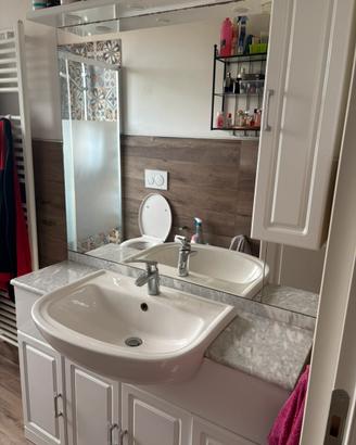 armadio bagno con lavandino