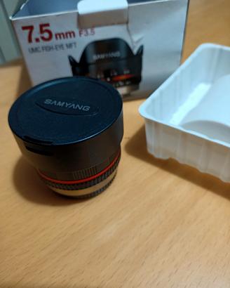 Obiettivo Samyang 7.5mm f3.5