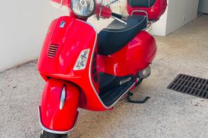Vespa 300 Gts