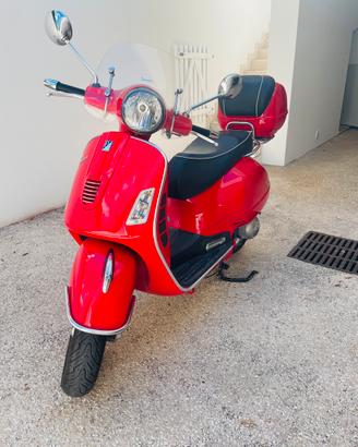 Vespa 300 Gts