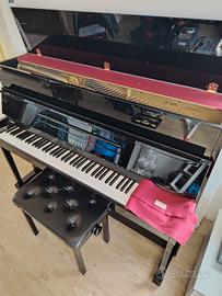 pianoforte a muro Yamaha LU-201C