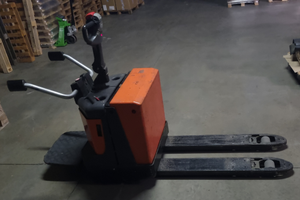 Transpallet uomo a bordo