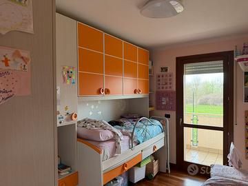 Mobile cameretta per bambini. Trattabile.