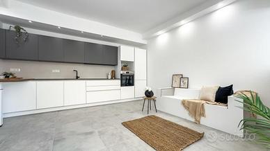 Indipendente con cortile carrabile - CAGLIARI