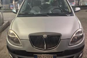 Lancia ypsilon