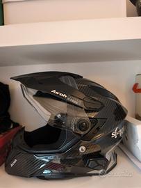 Casco AIROH carbonio