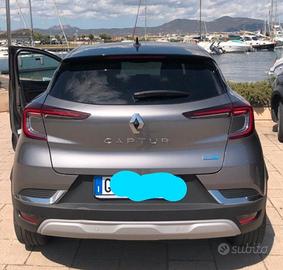 RENAULT Captur 1.6 plug-in hybrid 160 cv