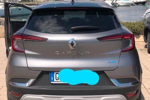 RENAULT Captur 1.6 plug-in hybrid 160 cv