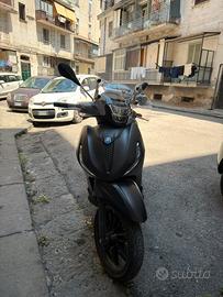 Beverly 300 ABS-ASR Deep Black Nuovo