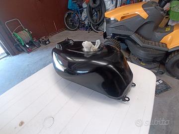 Serbatoio suzuki gsxr 750 1988