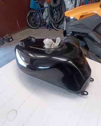Serbatoio suzuki gsxr 750 1988