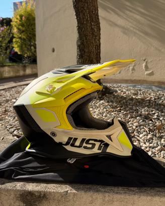 Casco JUST1 J18 M