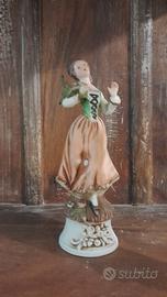 Coppia di statuine porcellana