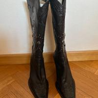 STIVALE CAMPEROS CON BORCHIE METALLICHE