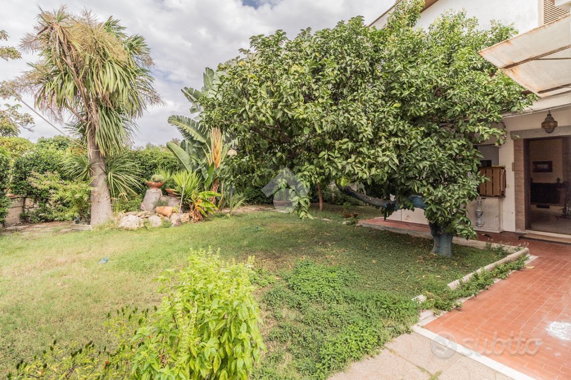 VILLA A SCHIERA A CERVETERI - Altro