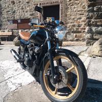 Kawasaki gpz uni-track cafè racer