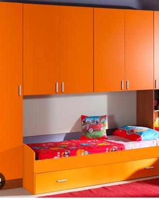 Cameretta arancione doppio letto