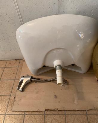 Lavabo bianco ceramica