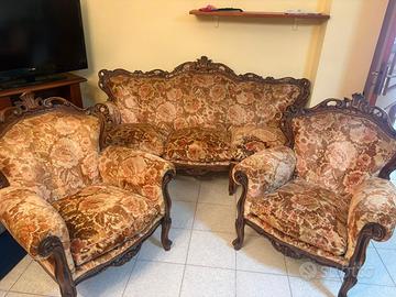 Divani e poltrone antiche
