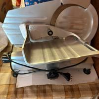 Affettatrice semiprofessionale  in acciaio