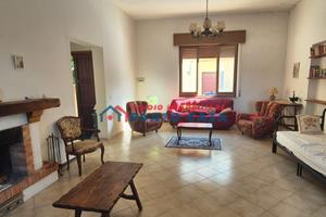 VALDERICE - Via Vespri - Casa a solo con giardino