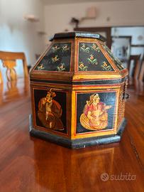 Cofanetto decorativo esagonale in legno