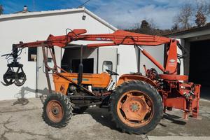 Trattore Fiat 550 DT con caricatore SVA 500 Major