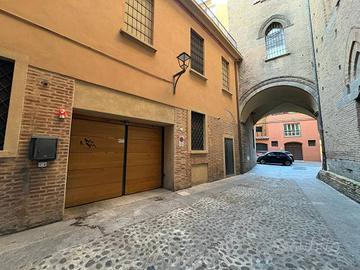 Box / Garage di 18 m² a Bologna