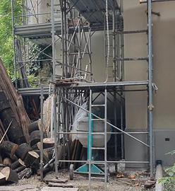 Ponteggio completo zincato pronto per il ritiro